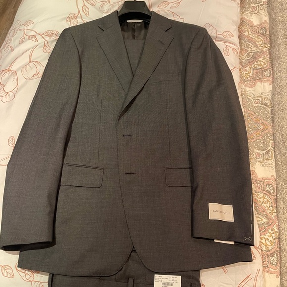 Brand new Samuelsohn suit - Picture 1 of 4
